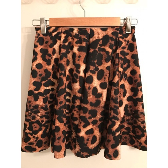 Zara Dresses & Skirts - Zara Leopard Print Mini Skirt